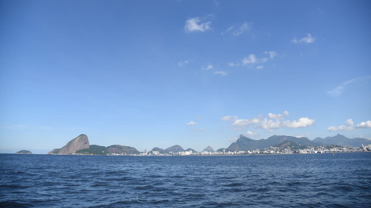 Projeto Águas da Guanabara ultrapassa 2 mil toneladas de resíduos retirados e fortalece comunidades pesqueiras