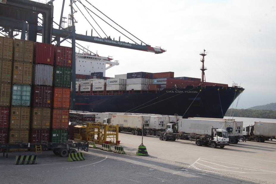 Santos abre inscrições para curso gratuito de vistoria de contêiner para mulheres