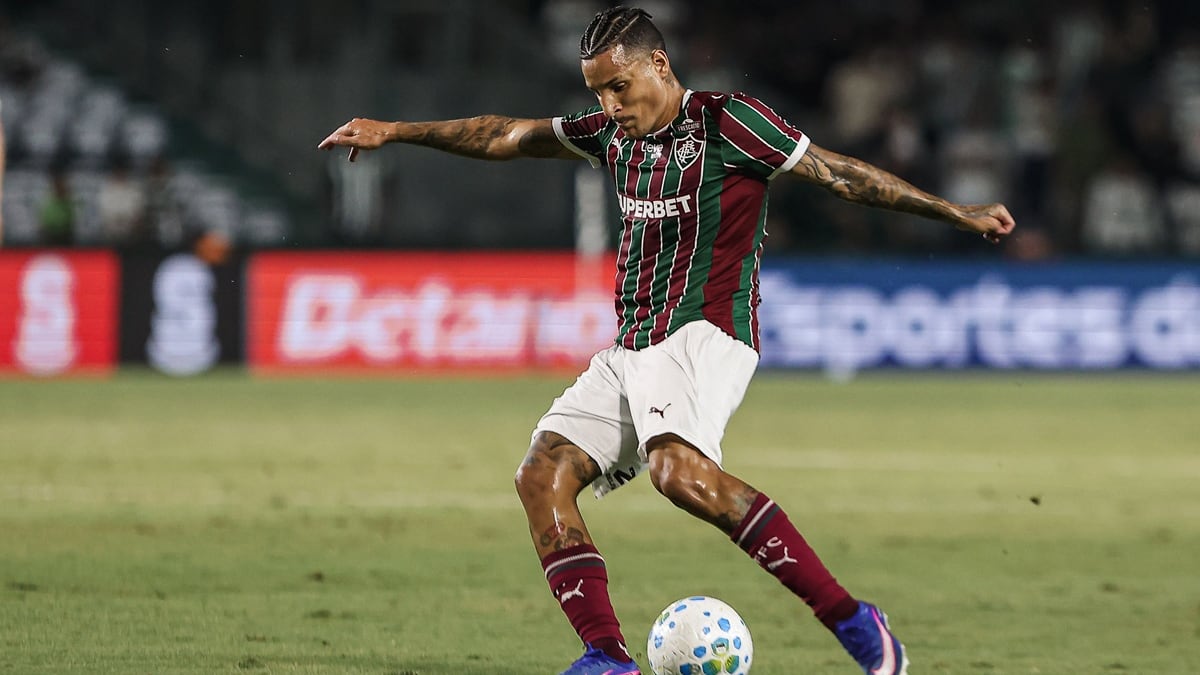 Guilherme Arana ainda não conseguiu vaga de titular no Fluminense após três meses