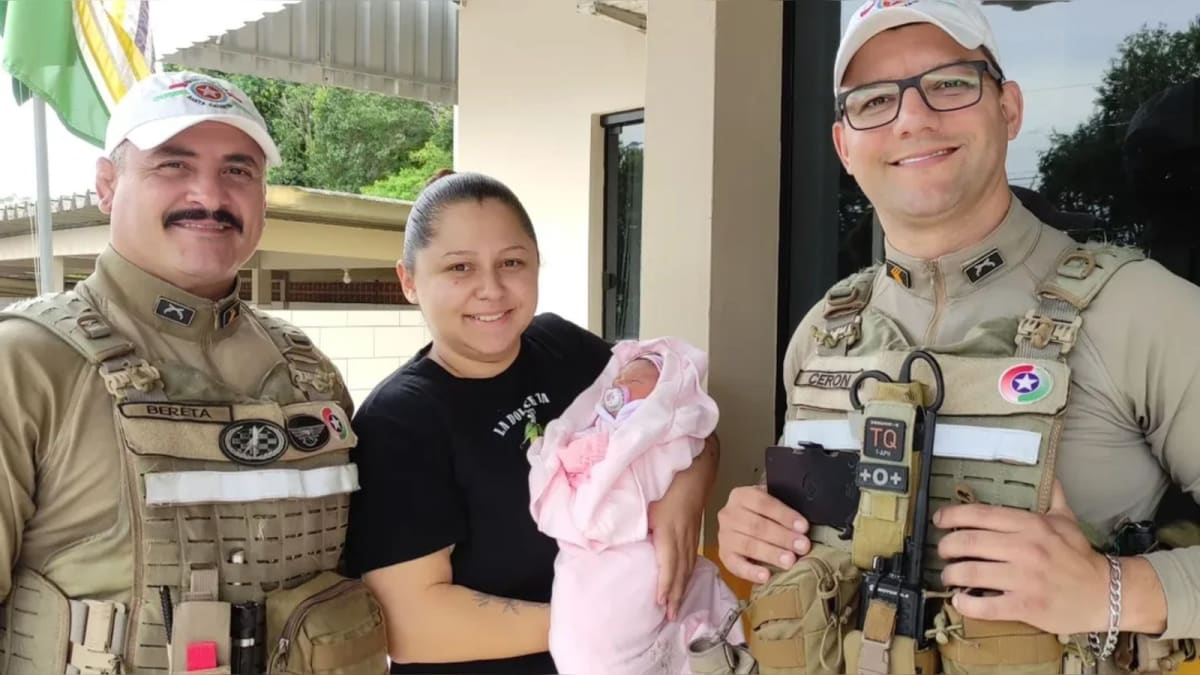 Policiais rodoviários salvam bebê de um dia engasgada em Cocal do Sul