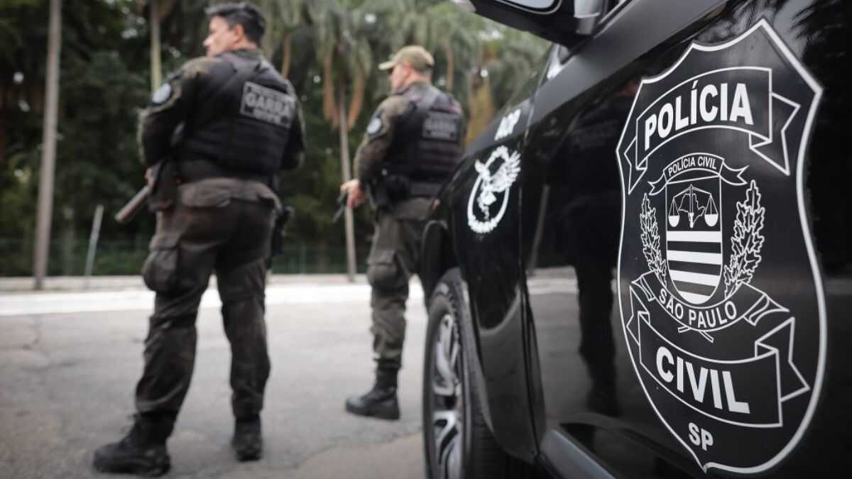 Polícia Civil prende 172 pessoas e encontra laboratório de drogas na Baixada Santista