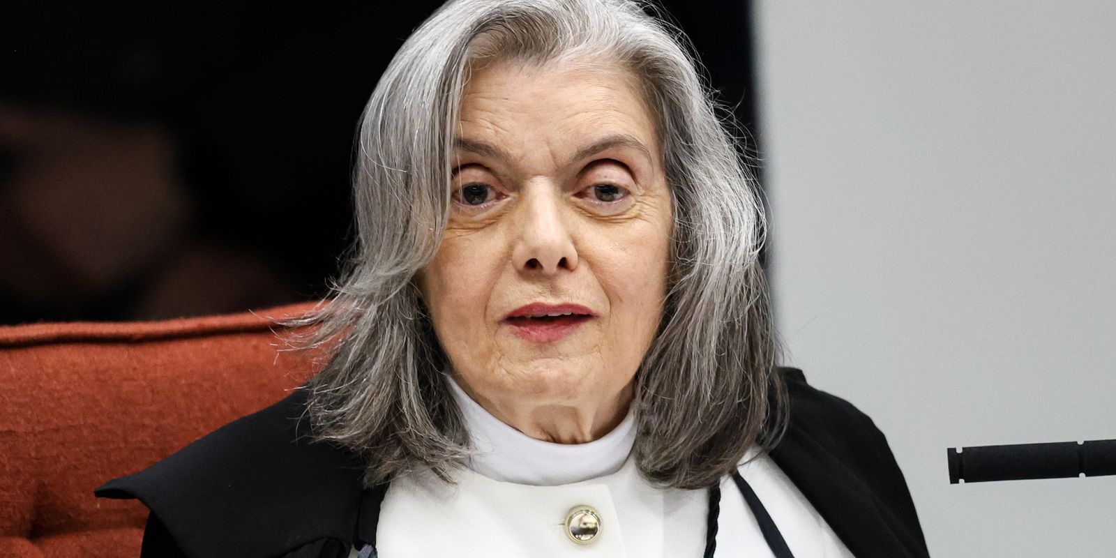 Ministra do STF alerta para crise de confiança no Judiciário