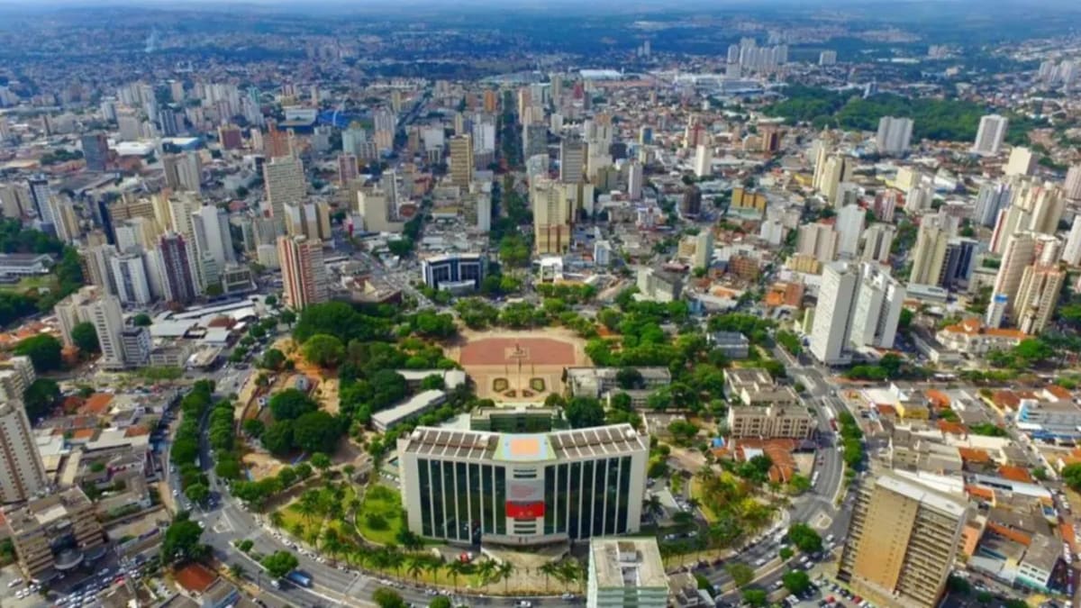 Goiânia registra menor média histórica de moradores por domicílio, aponta IBGE