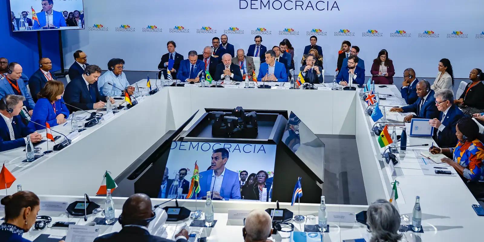 Lula defende multilateralismo e critica guerras em discurso na Espanha