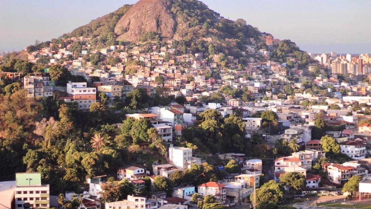 Homem fica em estado grave após briga com ex-companheira na Penha, Vitória
