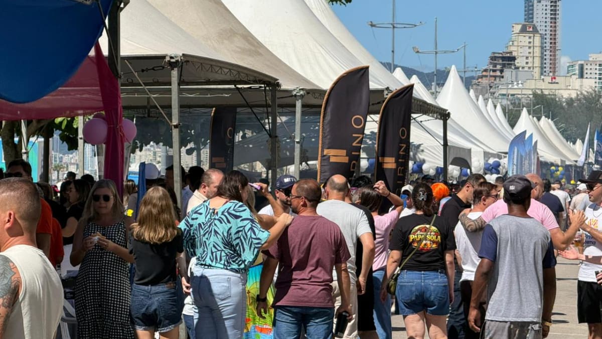 Festa dos Amigos reúne público na Beira-Mar em comemoração aos 64 anos de Itapema