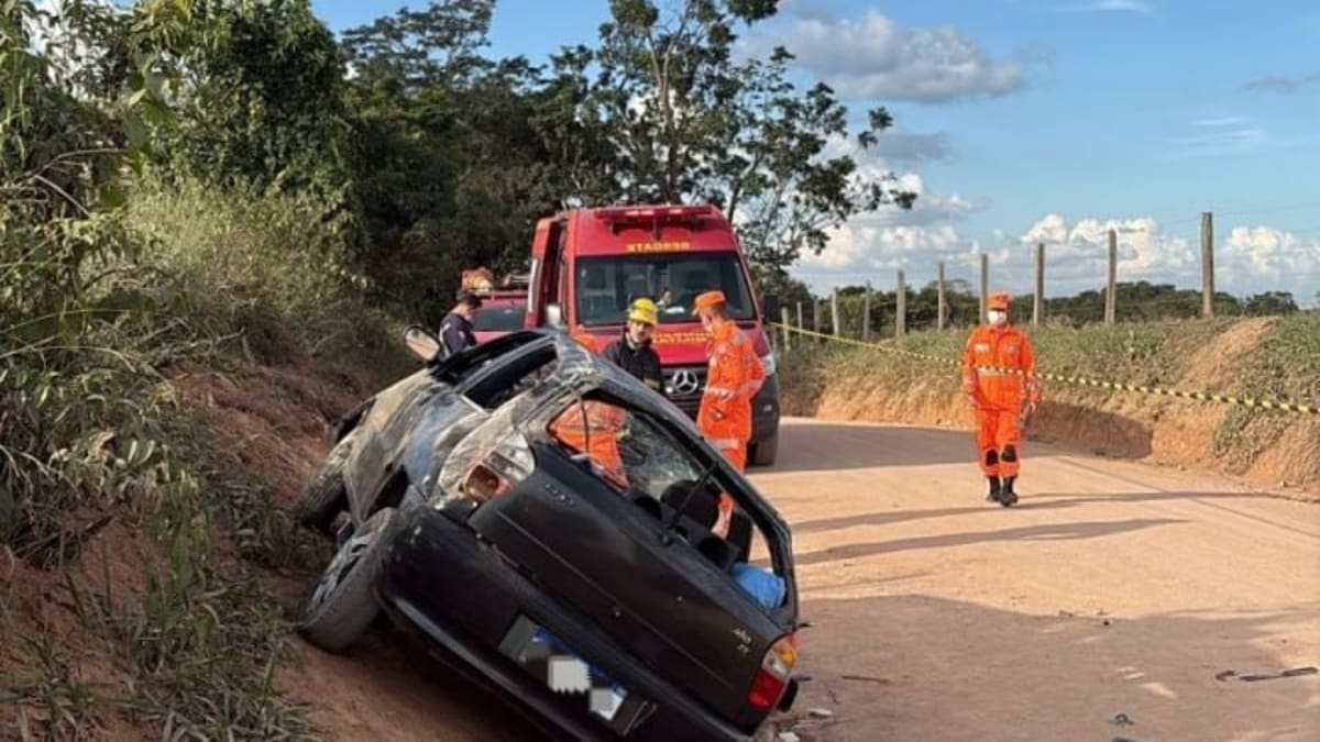 Capotamento em estrada vicinal de Campo Belo deixa uma mulher morta e três feridos