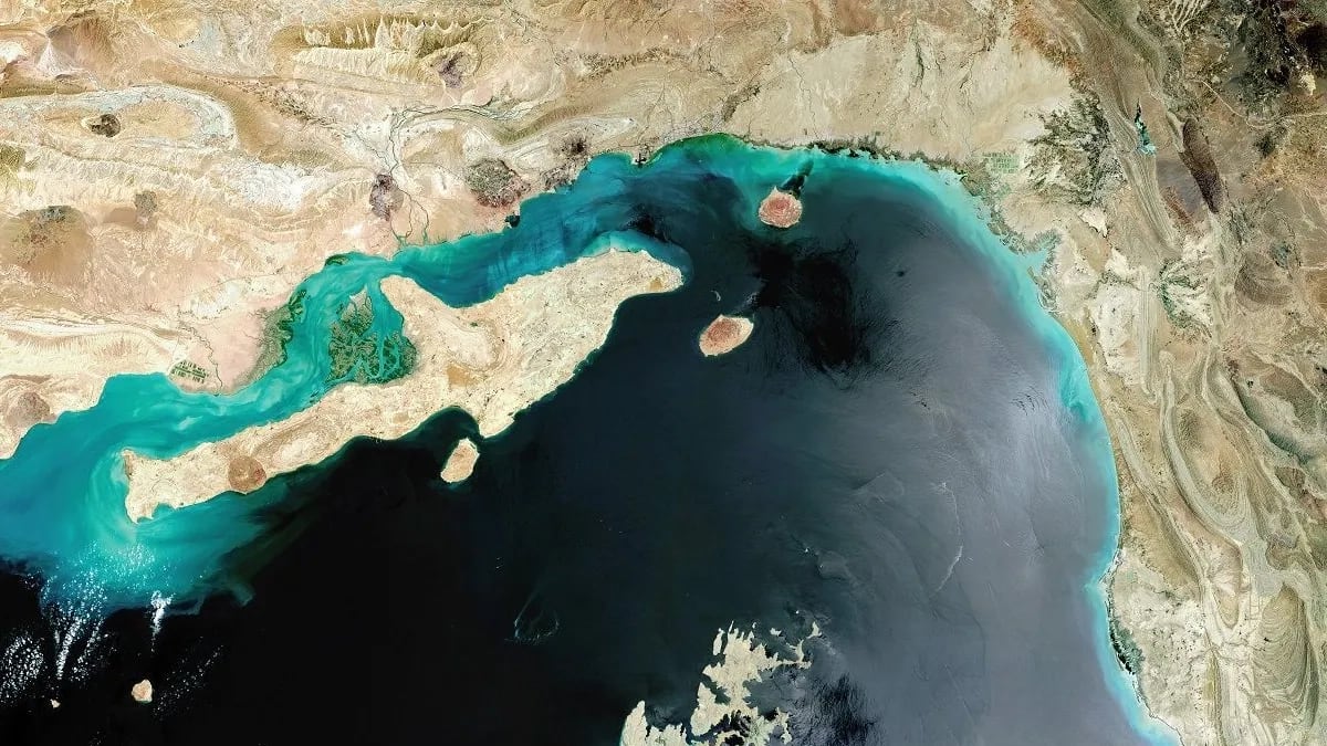 Irã mantém bloqueio no estreito de Hormuz em meio a impasse nas negociações com os EUA