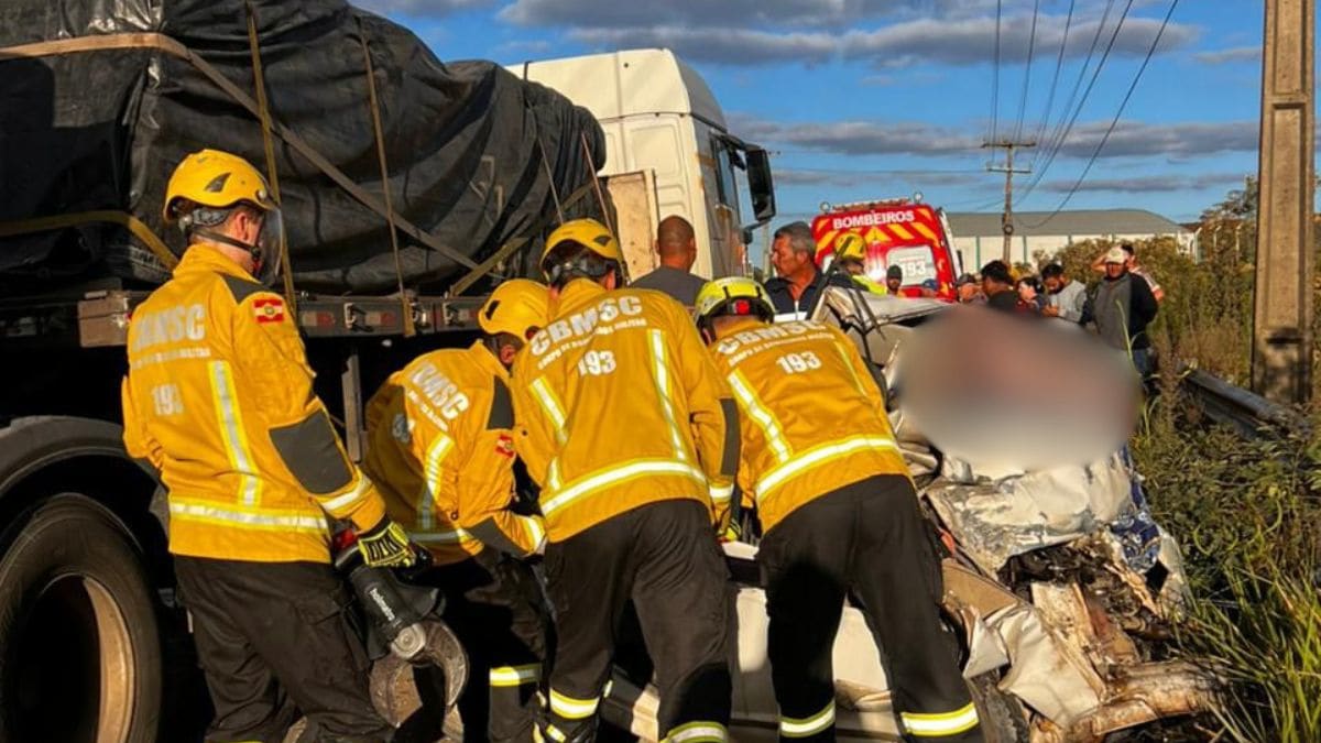 Mais de 10 mortes em acidentes nas rodovias de Santa Catarina e Paraná em pouco mais de 24 horas