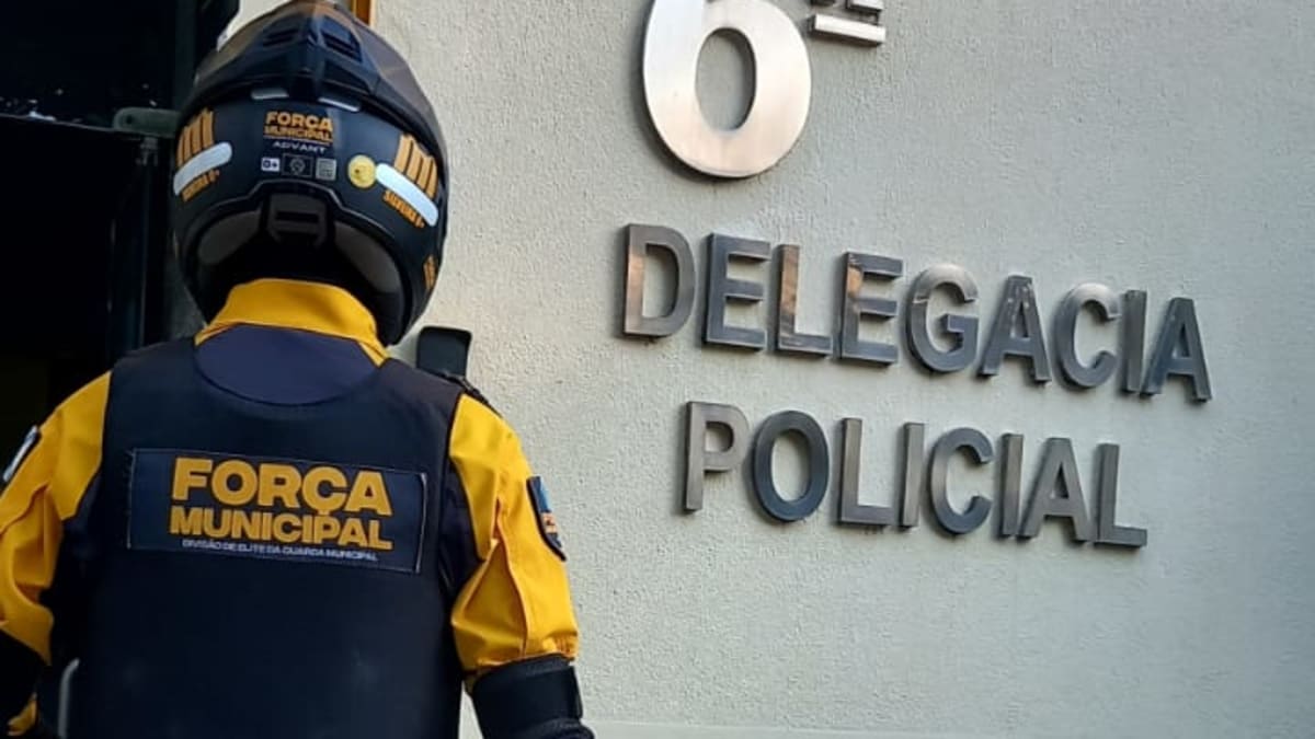 GM-Rio recupera bens furtados e conduz envolvidos à delegacia em ações no centro do Rio