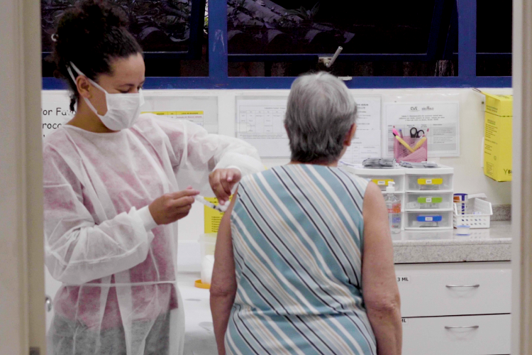 Governo de São Paulo reforça vacinação contra a gripe com chegada do outono