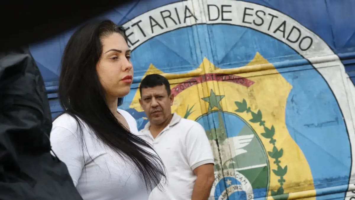 Monique Medeiros se entrega à polícia após decisão do STF manter prisão preventiva