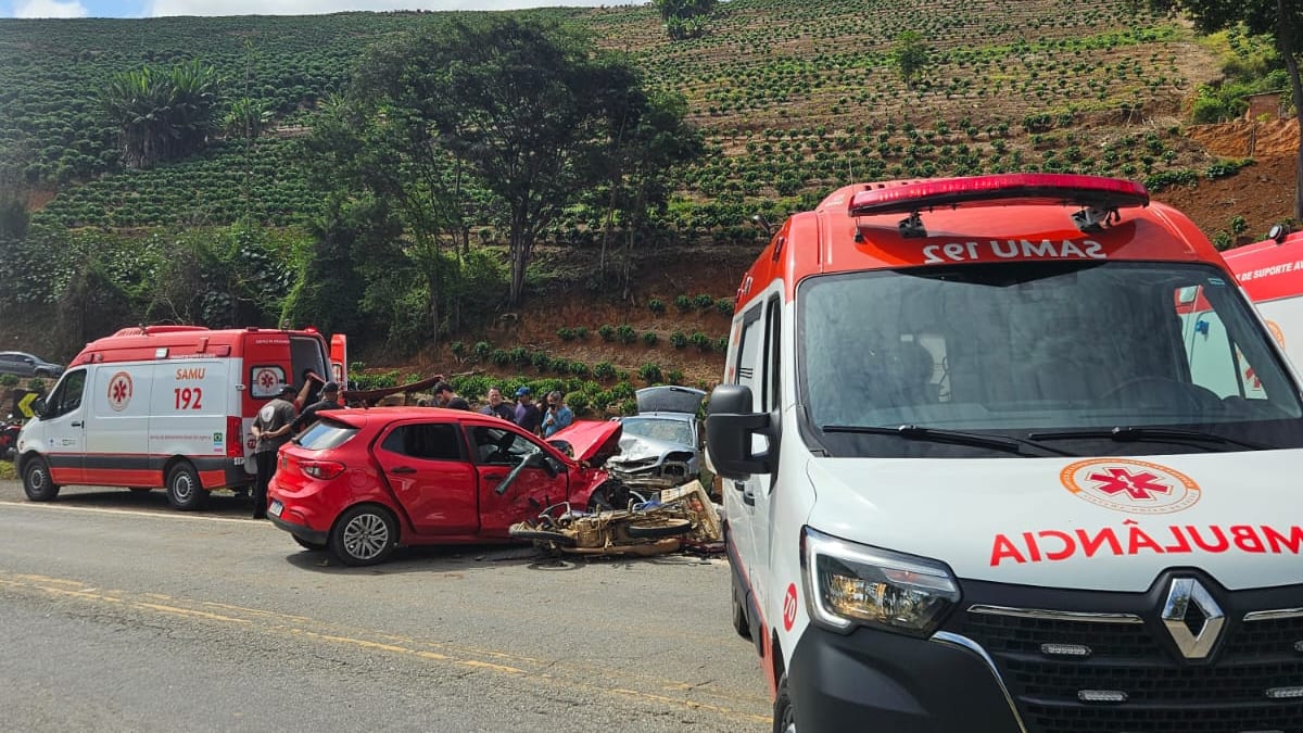 Acidente na BR-262 em Ibatiba deixa cinco feridos