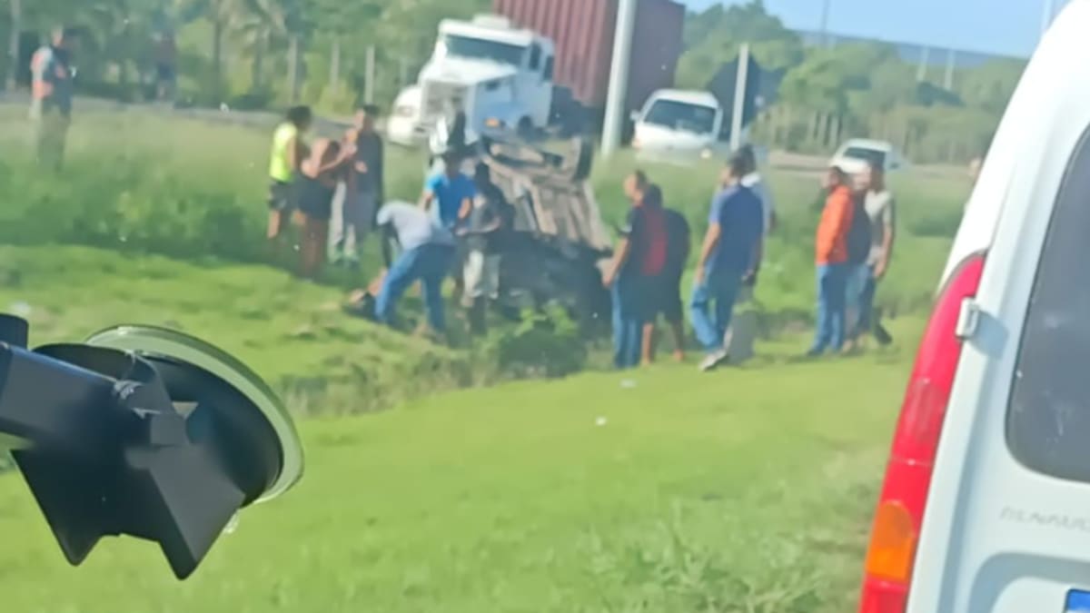 Jovem de 22 anos morre em acidente envolvendo caminhão na rodovia Leste-Oeste, Cariacica