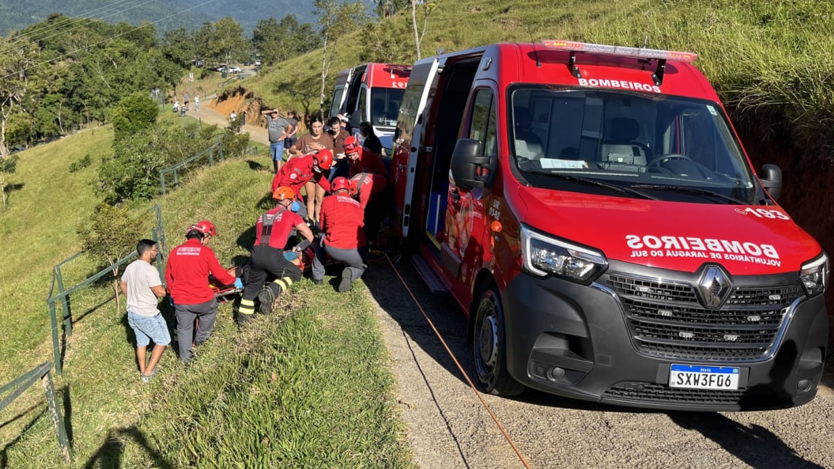 Acidente grave no Pico Malwee mobiliza resgate em Jaraguá do Sul