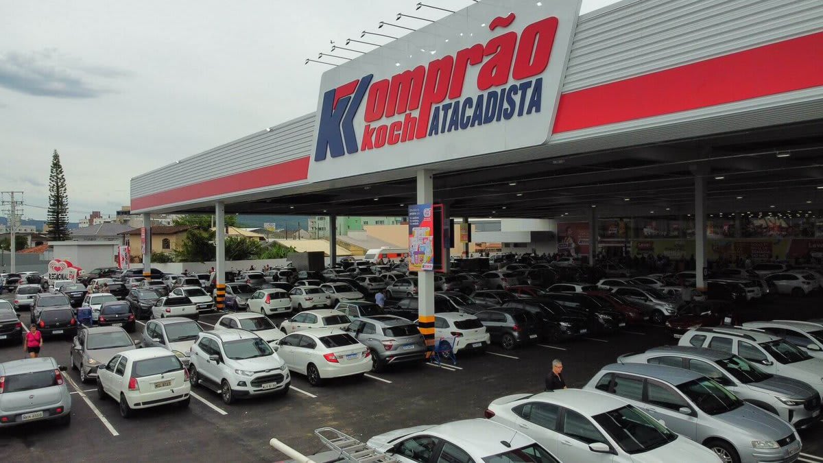Komprão Atacadista abre 140 vagas com escala 5x2 em São Bento do Sul