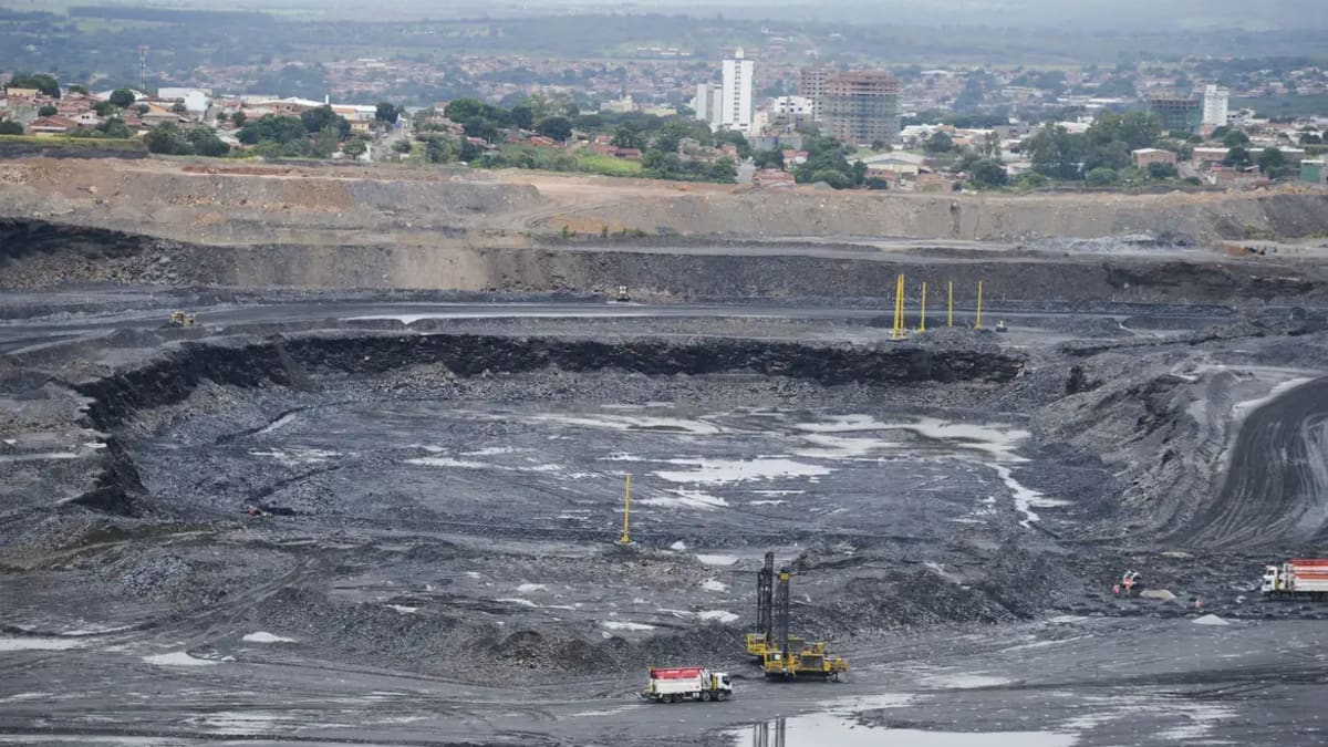 Empresa norte-americana adquire mineradora brasileira Serra Verde por cerca de US$ 2,8 bilhões