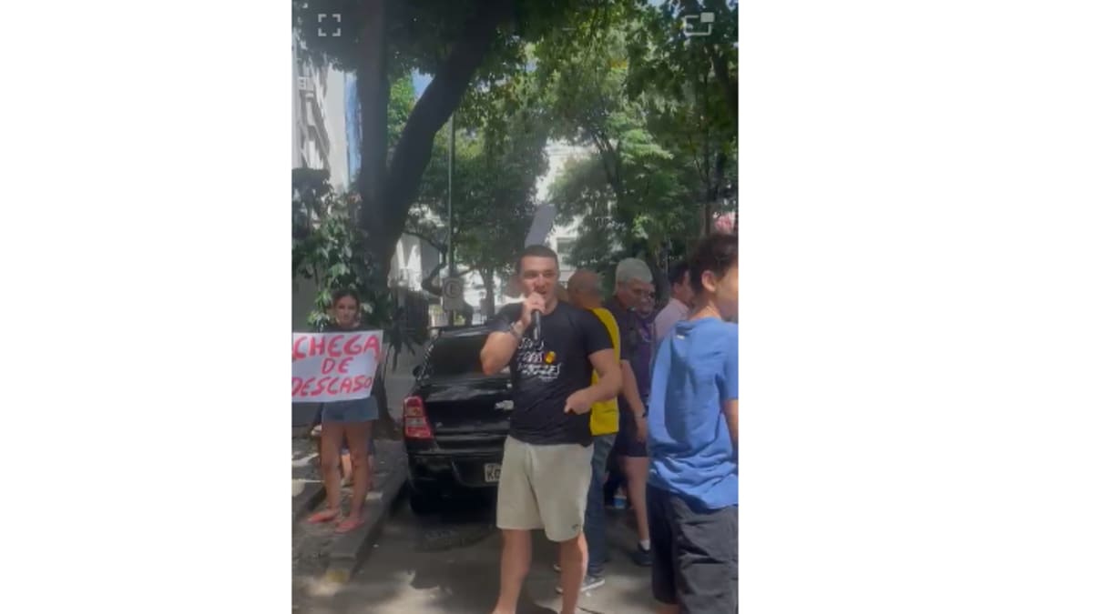 Moradores do Edifício Nair no Flamengo protestam contra administração e condições precárias