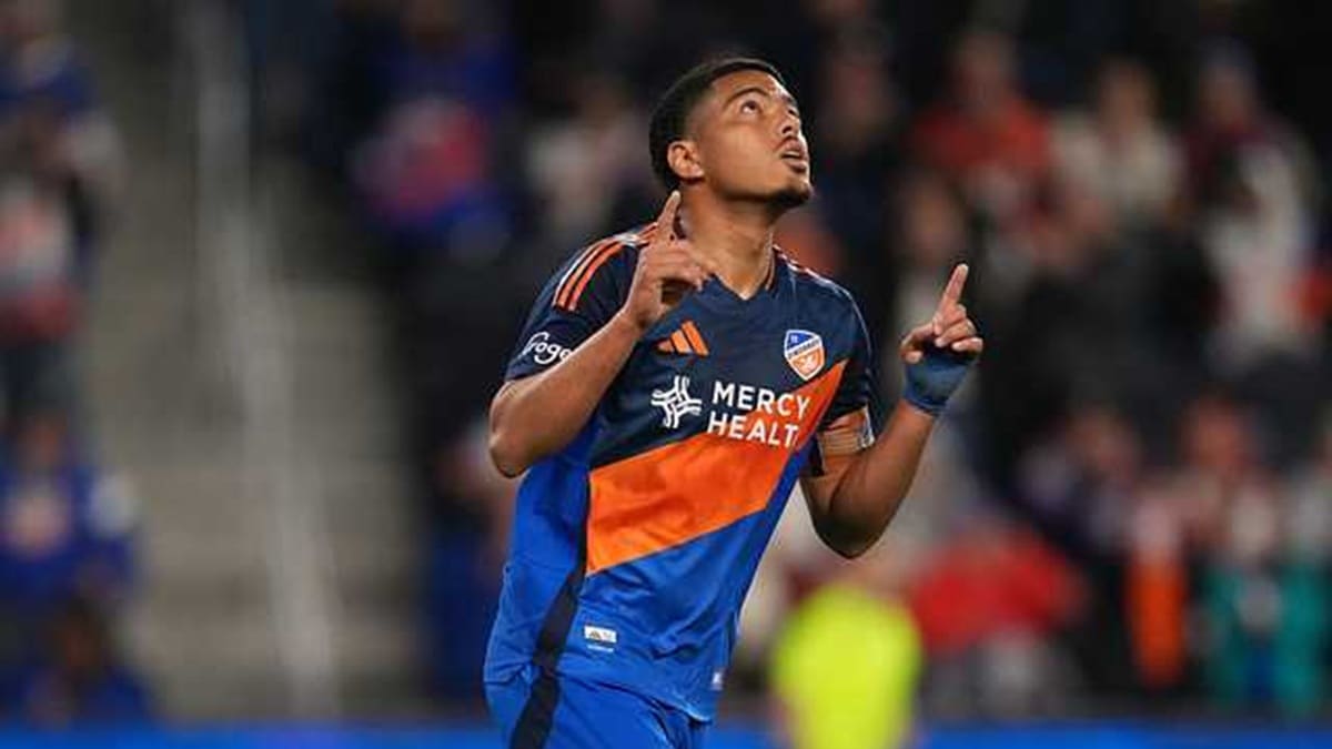 Evander se torna brasileiro com mais gols na história da MLS