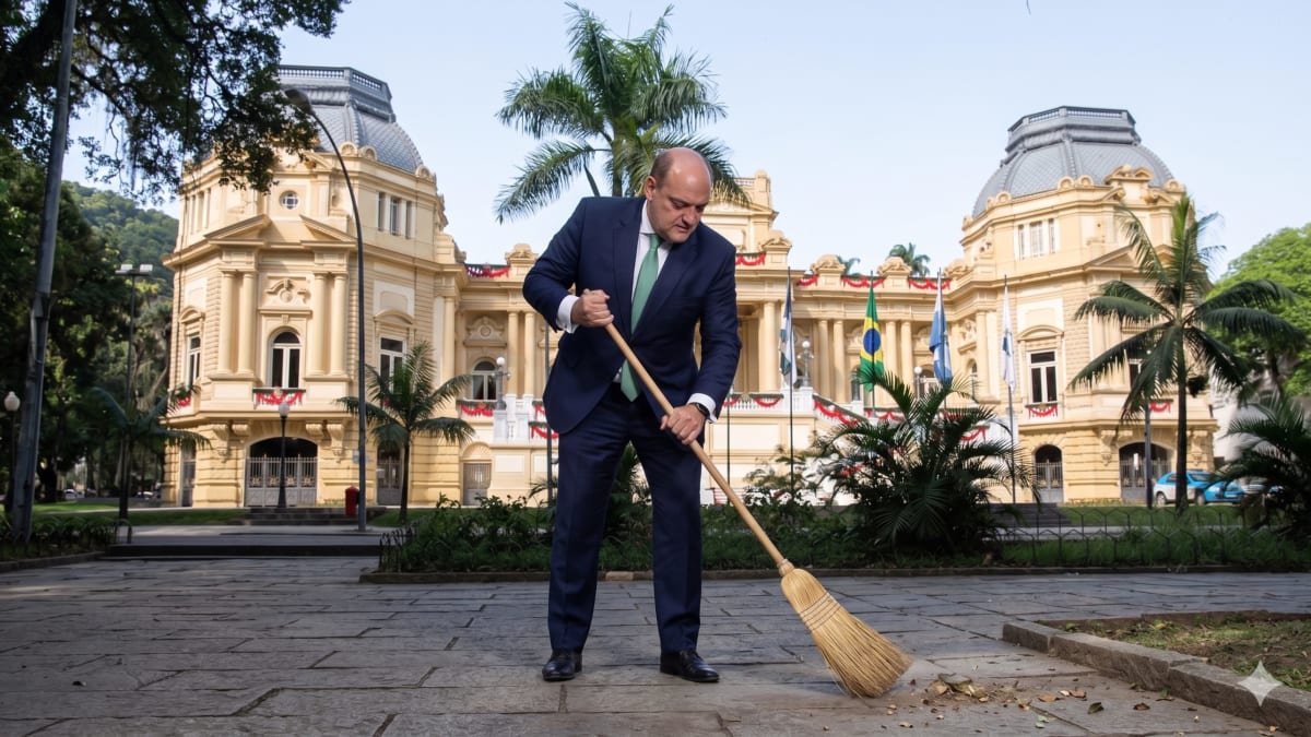 Governador interino propõe limite de 10% para servidores não concursados nas secretarias estaduais