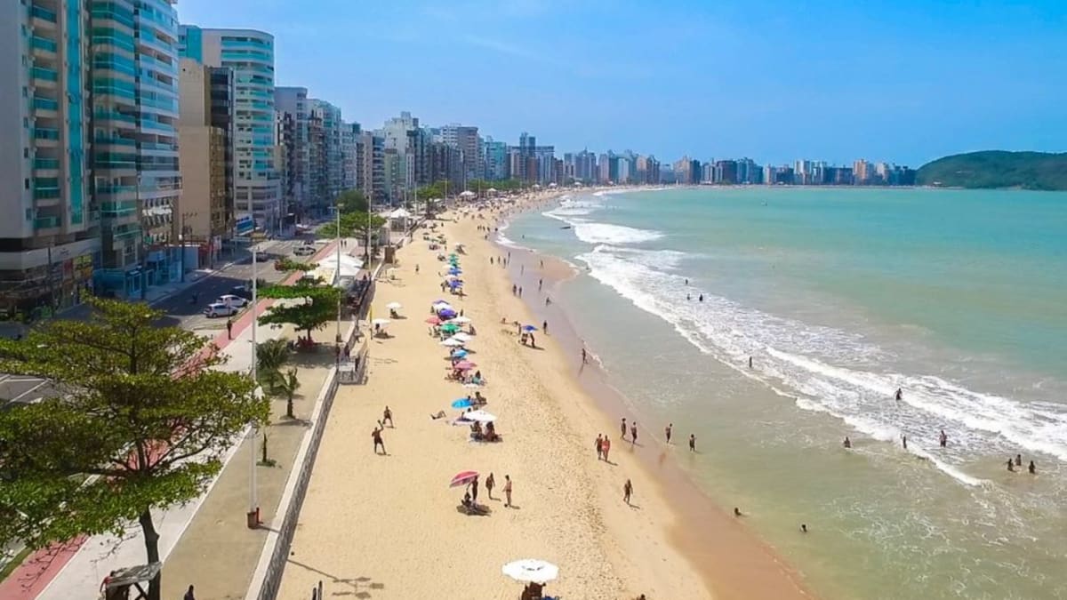Corpo de homem desaparecido é encontrado boiando na Praia do Morro, em Guarapari