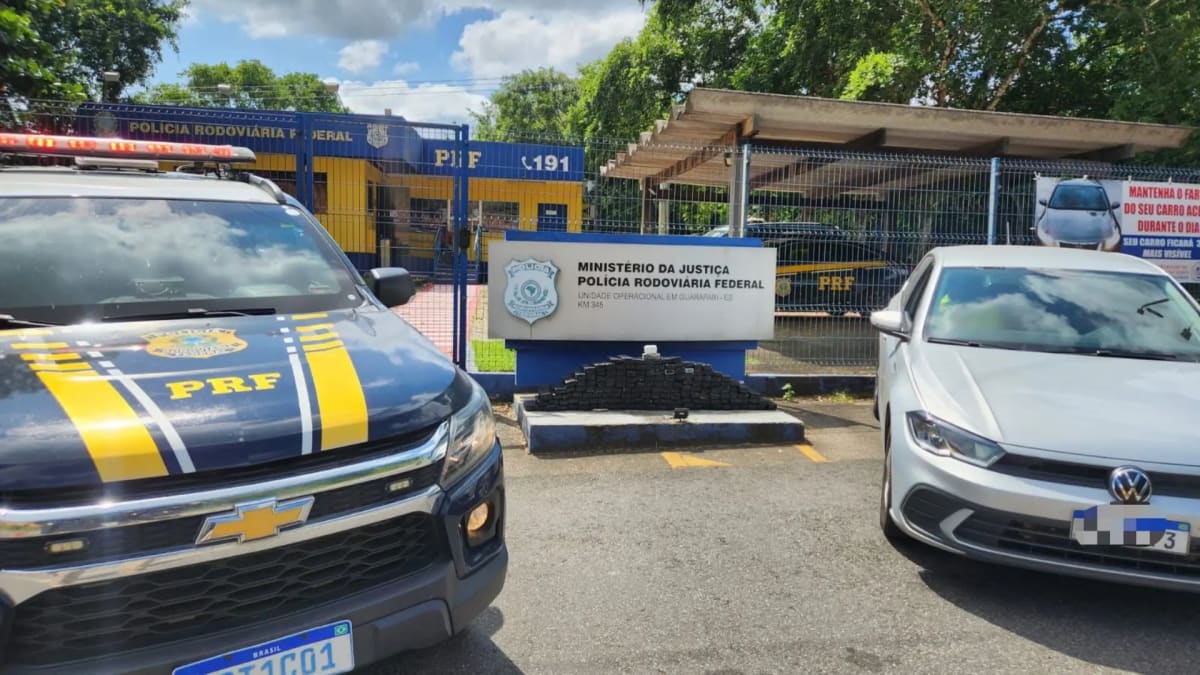 PRF apreende mais de 100 kg de maconha na BR-101 em Guarapari