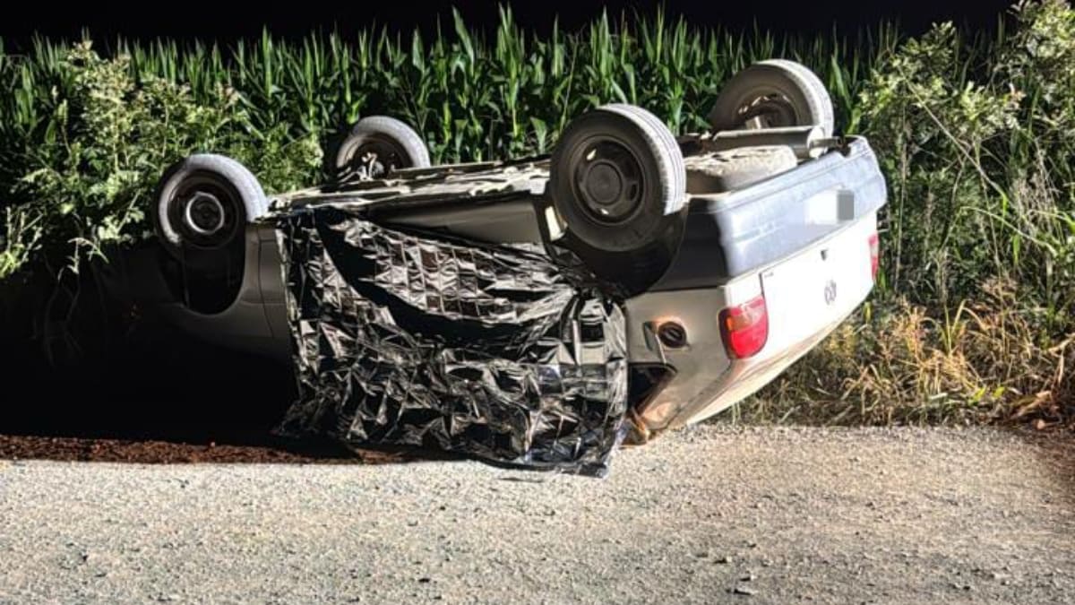Capotamento mata homem e deixa jovem ferido no Norte de SC