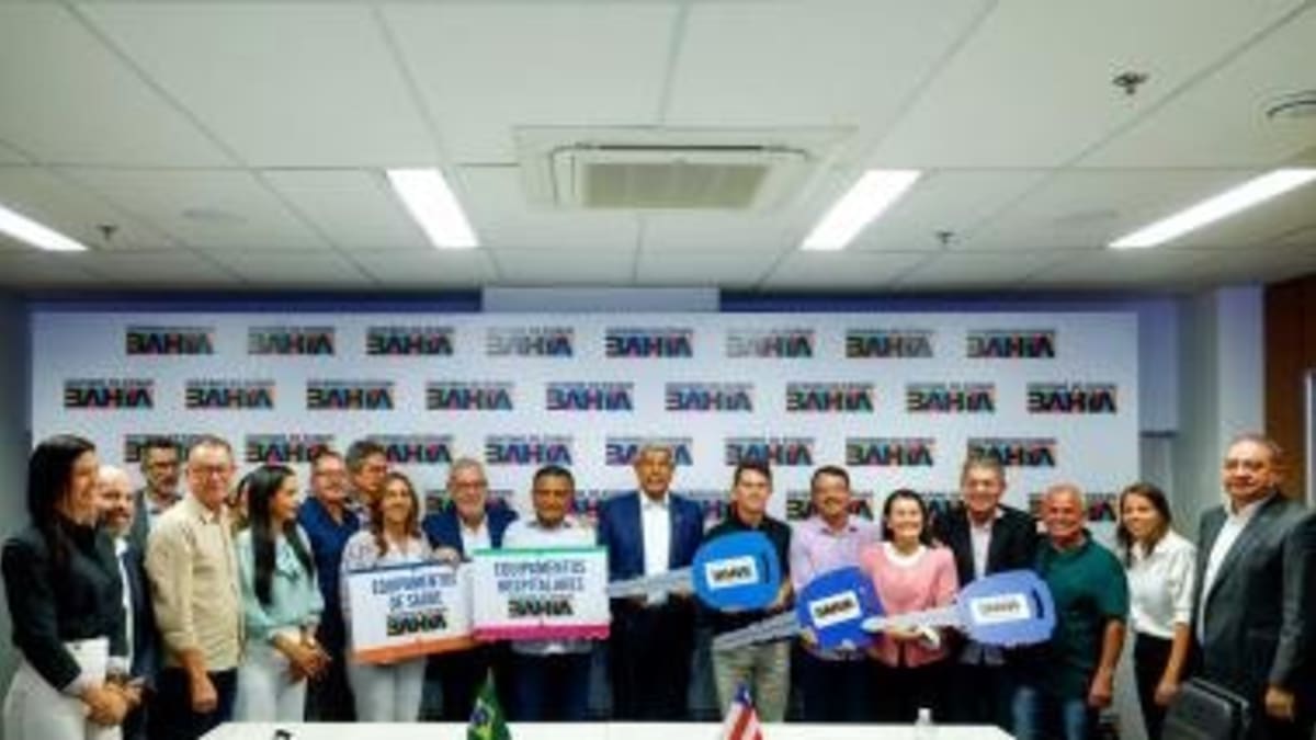 Caraíbas recebe vans para transporte de pacientes e veículo administrativo