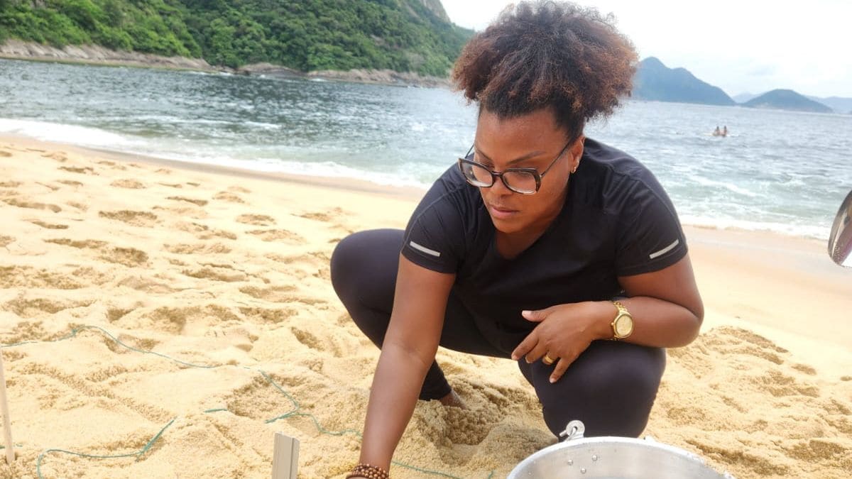 Projeto científico investiga microplásticos e busca soluções sustentáveis para poluição