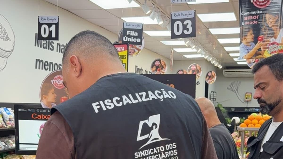 Mais de 100 lojas são notificadas por irregularidades trabalhistas no Rio durante feriado