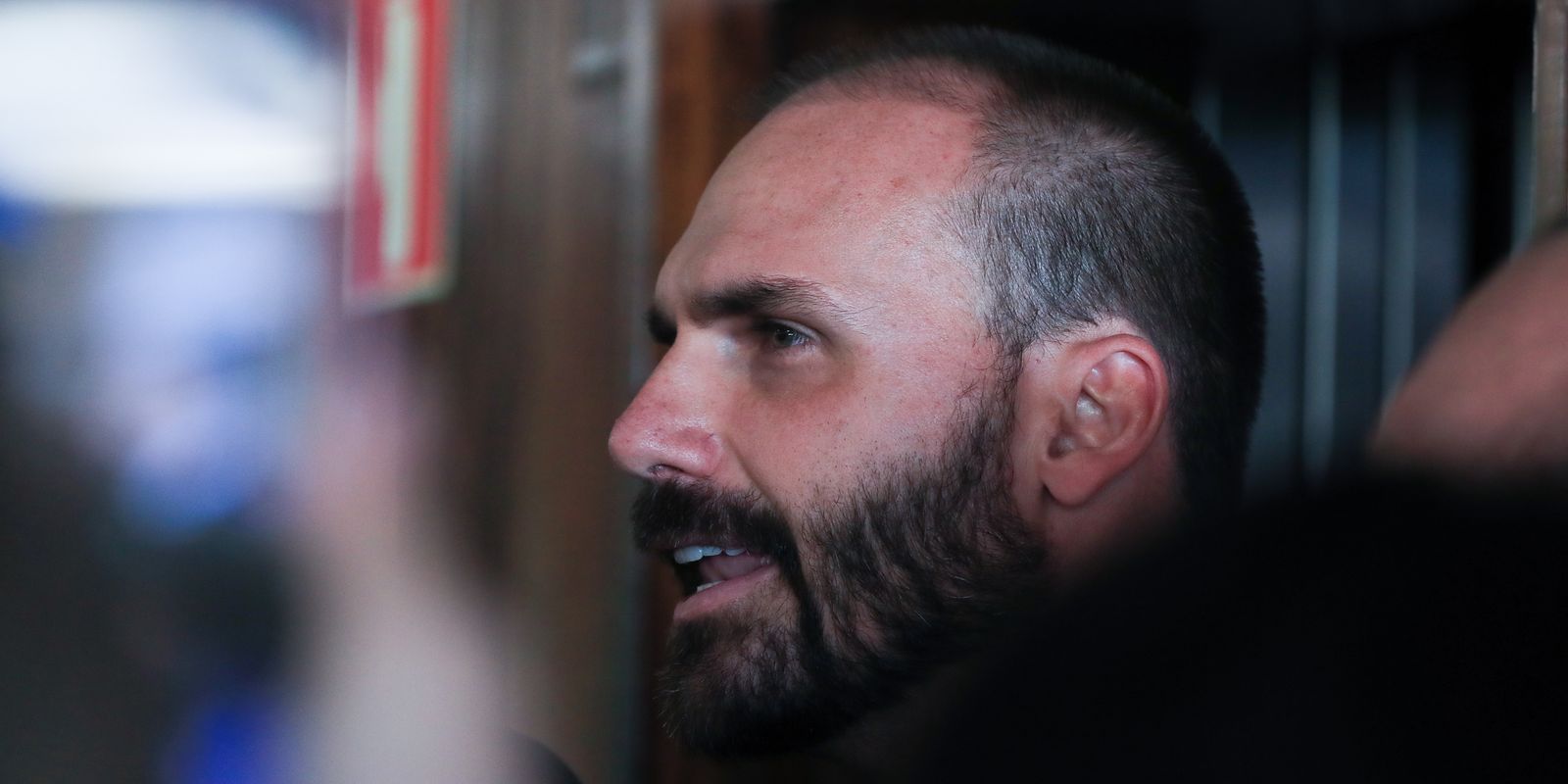 STF suspende julgamento de Eduardo Bolsonaro por difamação