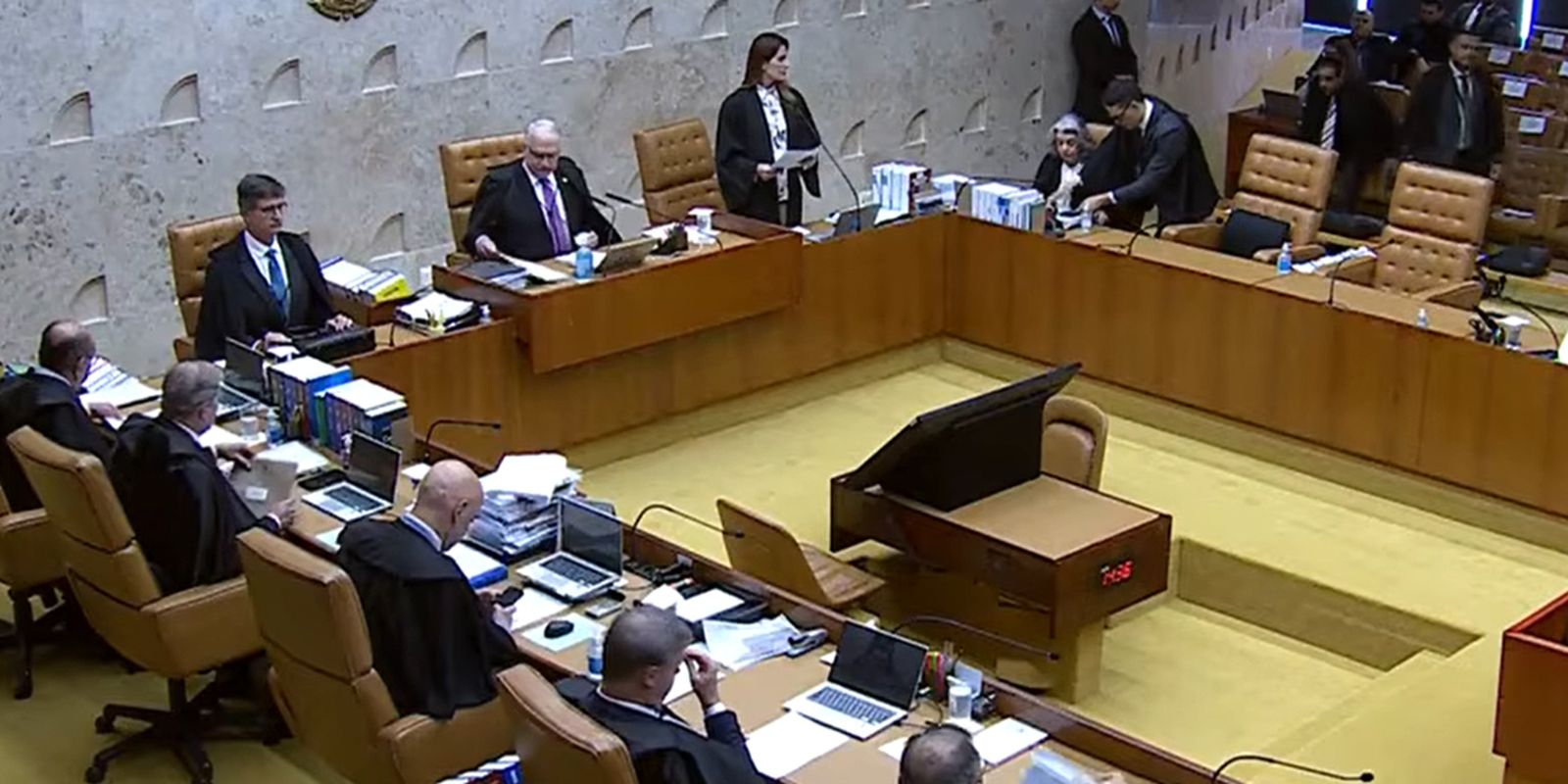 STF determina estudos para atualizar mínimo existencial de superendividados