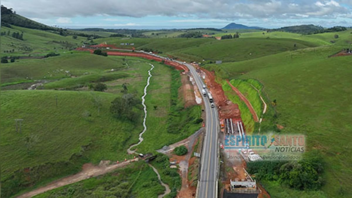 Operação para içamento de vigas na BR-101 em Anchieta ocorre nos dias 23 e 24 de abril