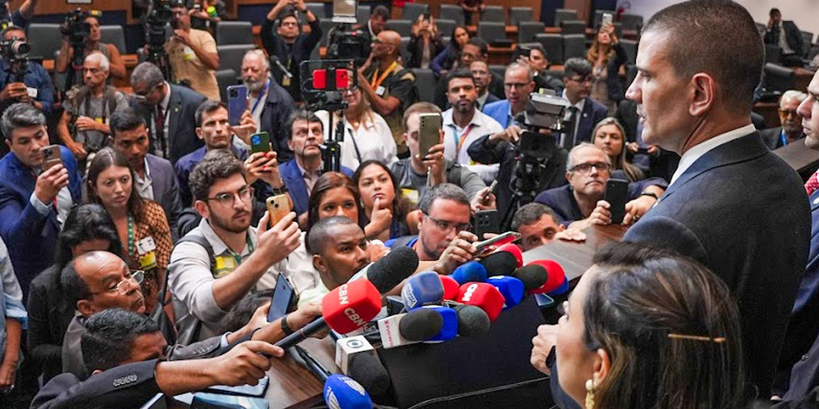 Presidente da Alerj pede para assumir governo do Rio interinamente