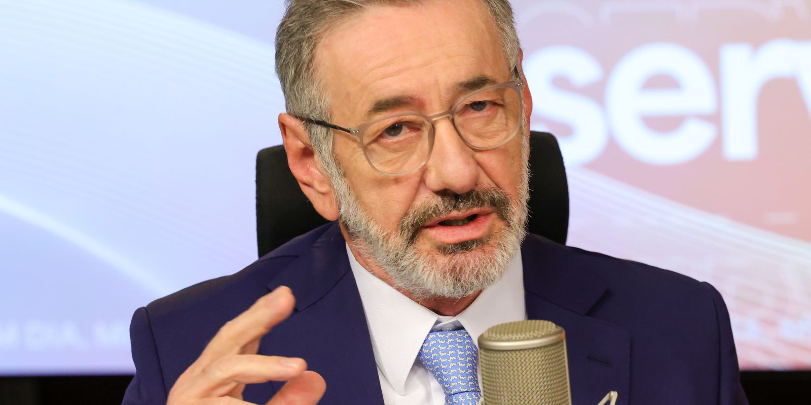 Ministro defende regras claras para minerais críticos no Brasil