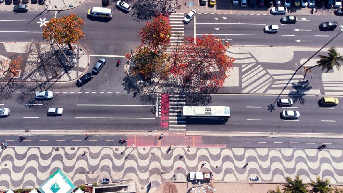 Aumento de moradores que vivem sozinhos e predominância feminina marcam o Rio de Janeiro