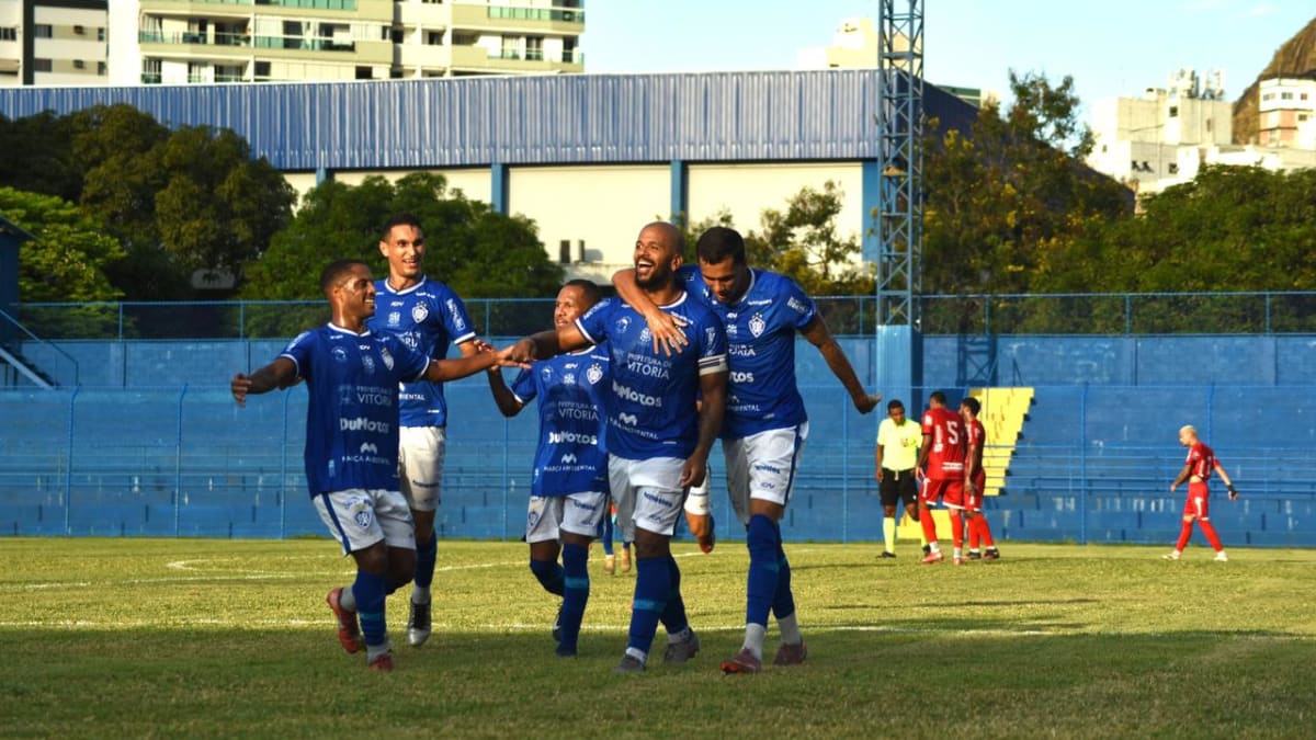 Vitória vence Porto-BA por 3 a 0 e entra na zona de classificação da Série D
