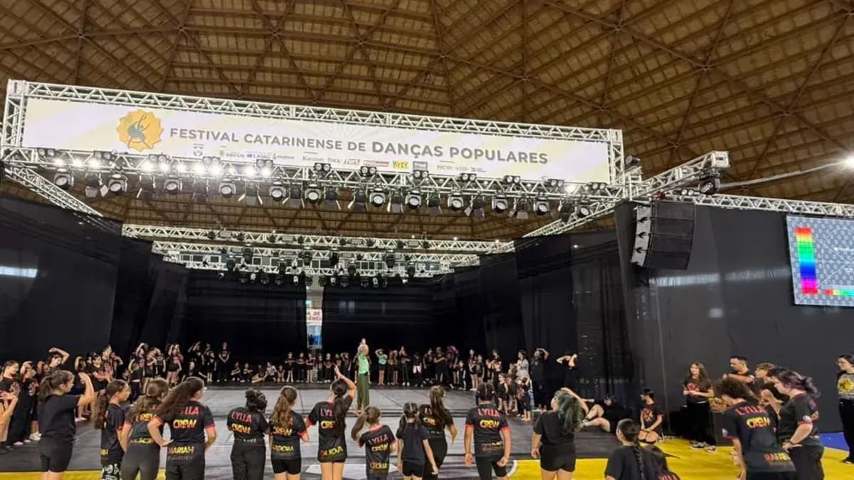Festival de dança em Lages reúne cerca de 300 bailarinos para etapa classificatória