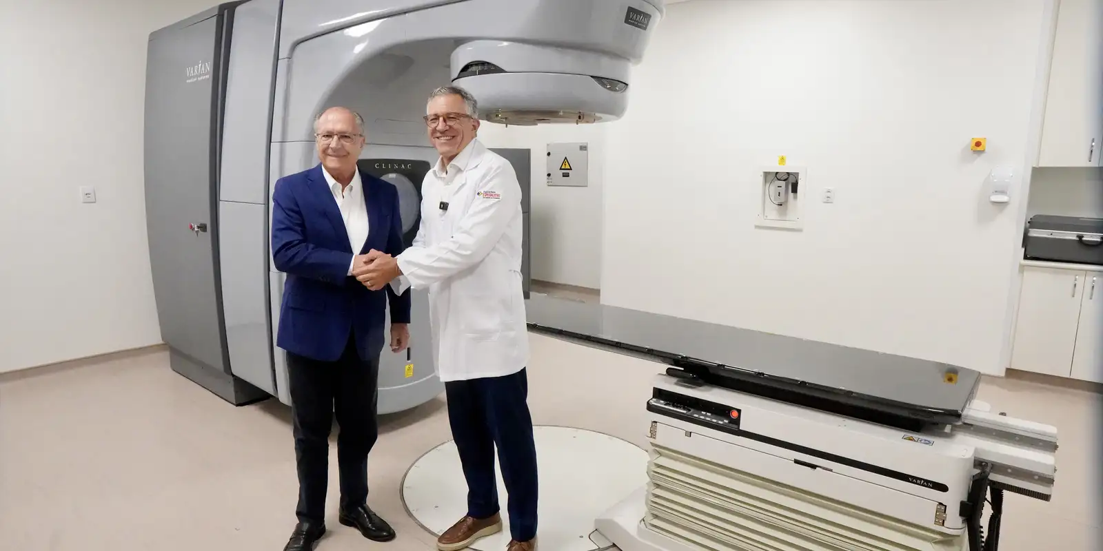 Governo entrega cinco equipamentos avançados de radioterapia