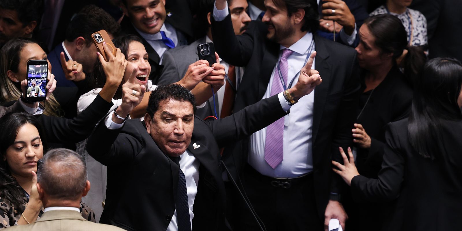Senado rejeita indicação de Jorge Messias ao STF