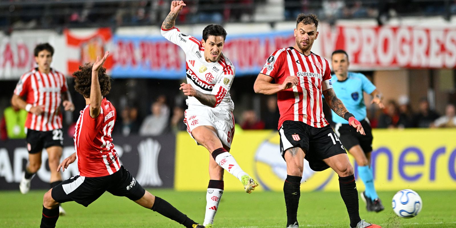 Flamengo segura empate com Estudiantes na Libertadores