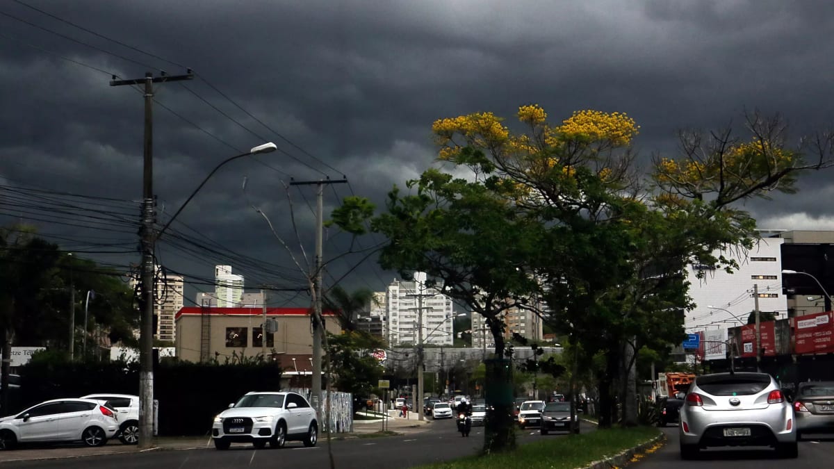 Frente fria traz temporais e granizo ao Rio Grande do Sul entre sexta e sábado