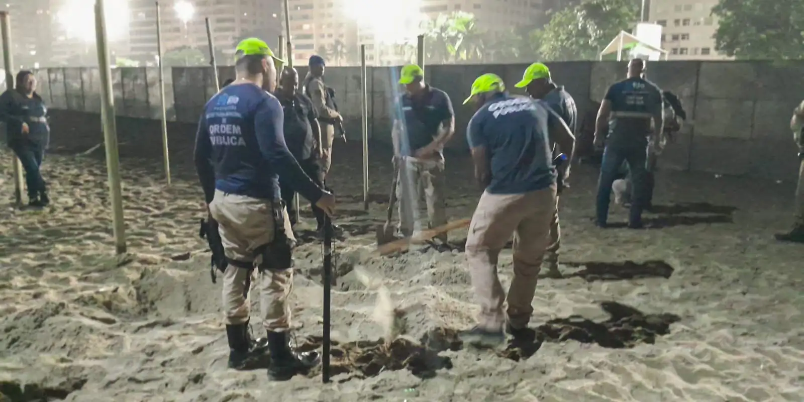 Secretaria apreende 80 kg de alimentos na areia de Copacabana para show de Shakira