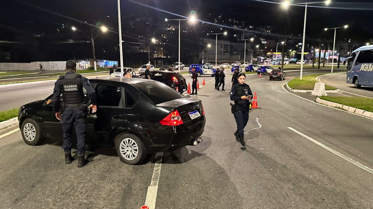 Quatro motoristas são detidos por embriaguez ou fuga em operação MegaBlitz em Vitória