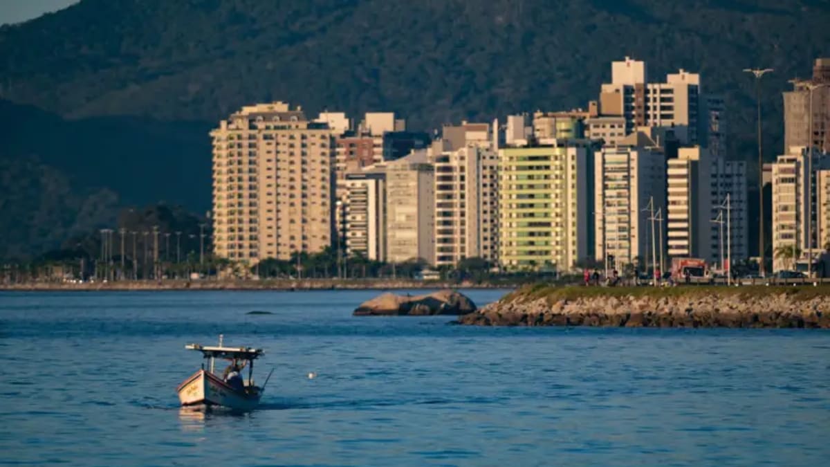 Dia do Trabalho será de calor, mas frente fria muda o tempo no fim de semana em Santa Catarina