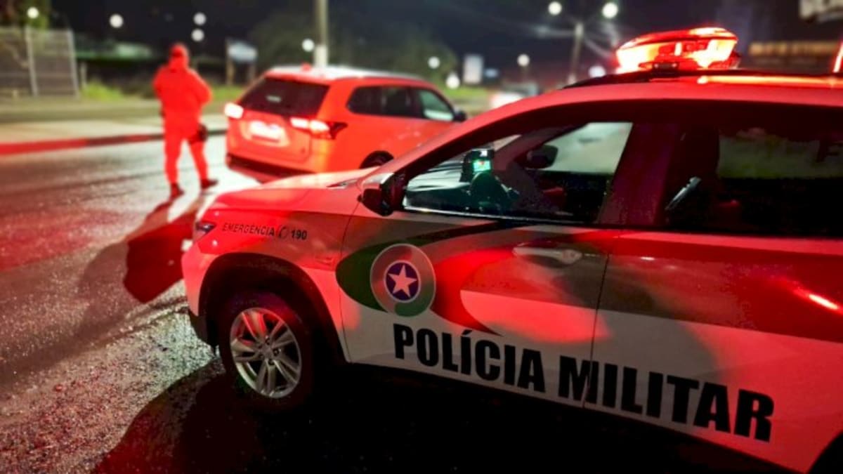 Jovem de 19 anos é vítima de abuso dentro de ônibus no bairro Demboski