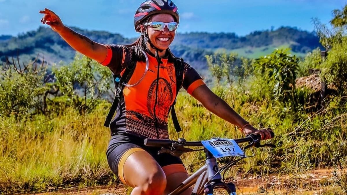 Influenciadora digital morre atropelada durante prova de ciclismo em Itabira