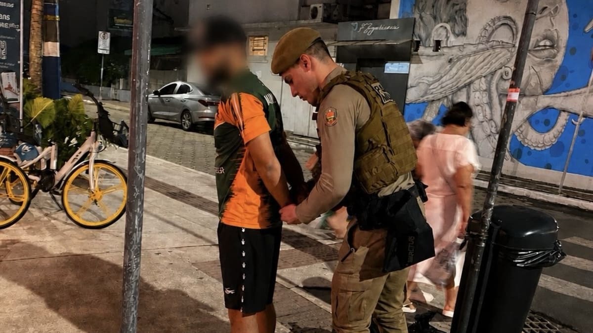 Homem com mandado de prisão é preso após identificação por reconhecimento facial em Balneário Camboriú