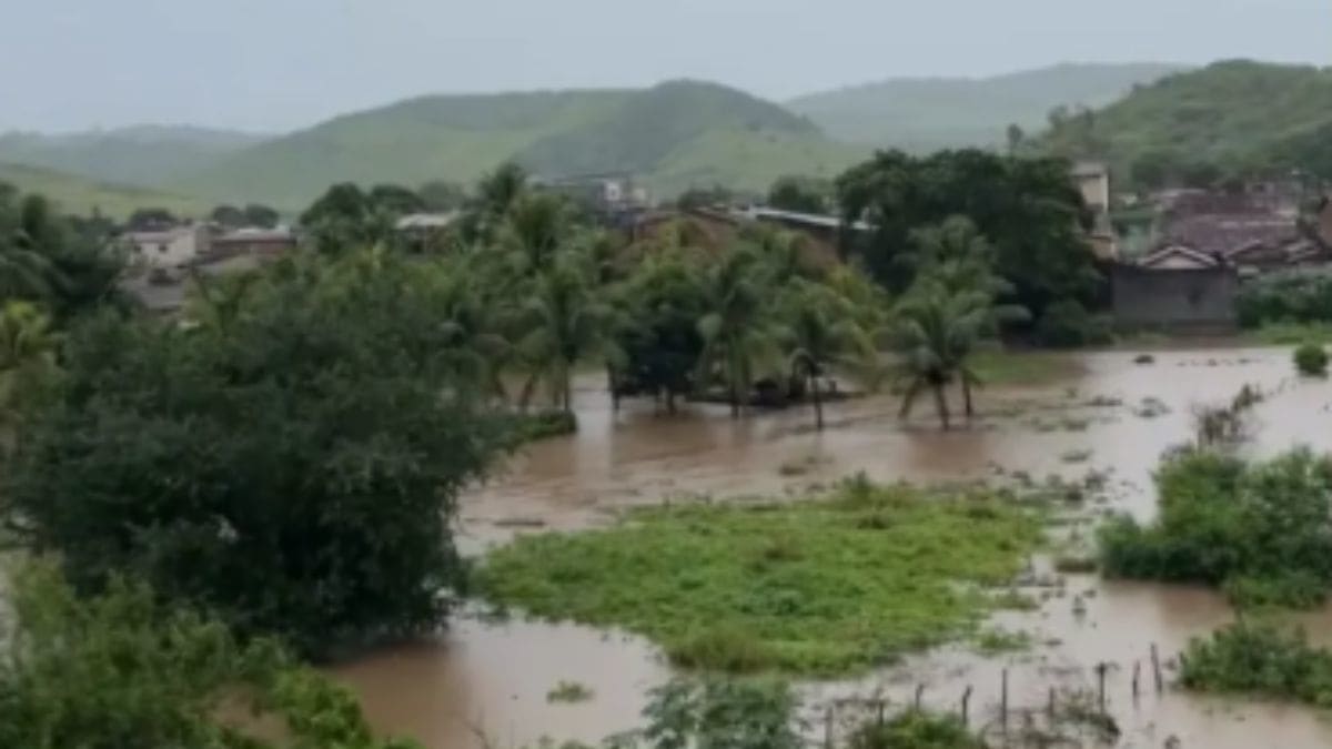 Temporal em Pernambuco causa mortes, deslizamentos e deixa mais de mil desabrigados