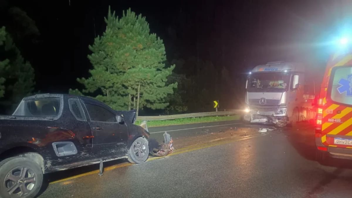 Acidente na Serra da Santa deixa duas pessoas feridas na BR-470